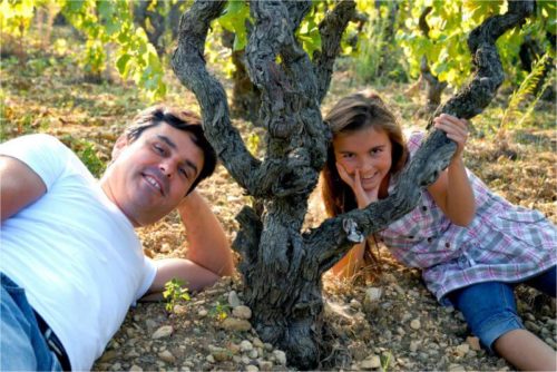 Domaine Roche – Audran family in vineyard