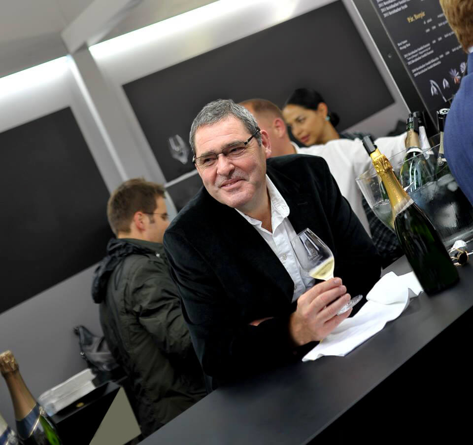 Champagne Paul Bara s vínom
